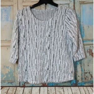 Runway Ready Couture Womens Medium Sweater White W/ Black Very Soft 3/4 Sleeve